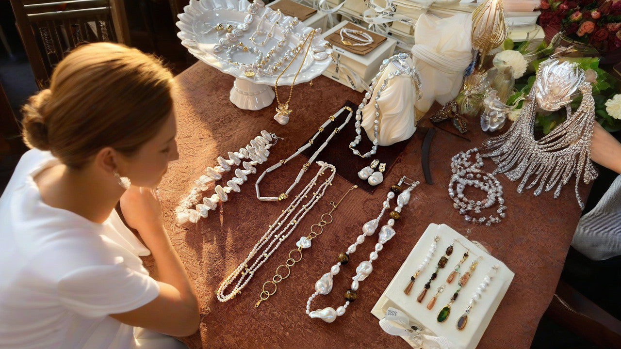 The Art of One Pearl, Multiple Styles:  4 Universal Formulas for Effortless Eleganc